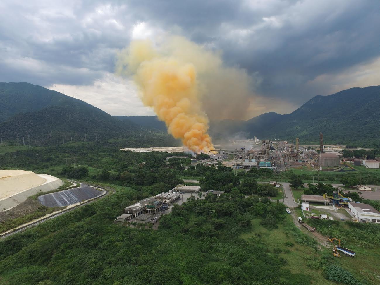Leia mais sobre o artigo Cetesb atende explosão seguida de incêndio na Vale Fertilizantes de Cubatão