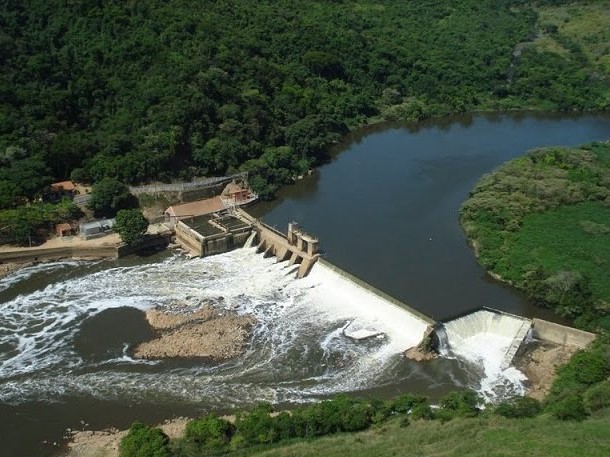 Leia mais sobre o artigo Cetesb instala Estação de Monitoramento da Qualidade das Águas no rio Tietê