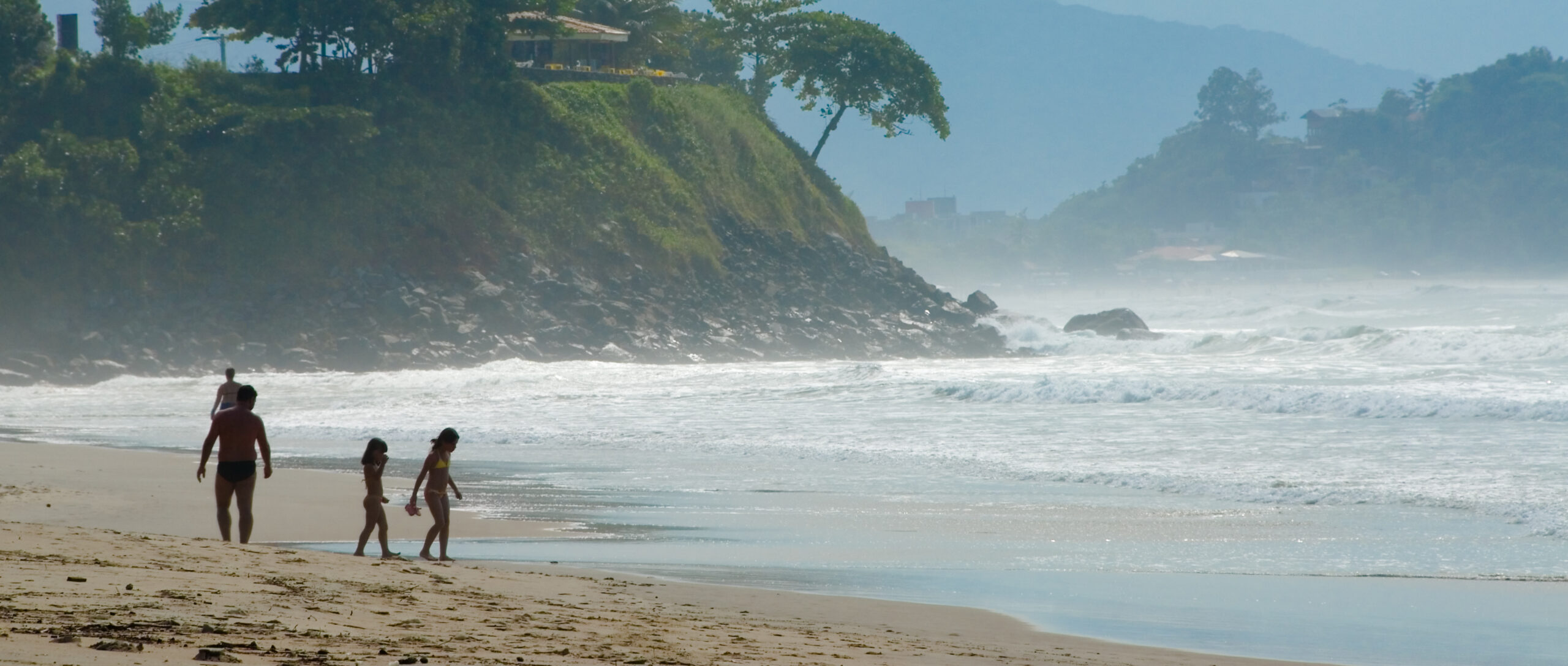 No momento você está vendo Maioria das praias no litoral paulista continua própria para o banho de mar