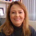 Colaboradores da CETESB acompanham palestra sobre gerenciamento de riscos nas empresas