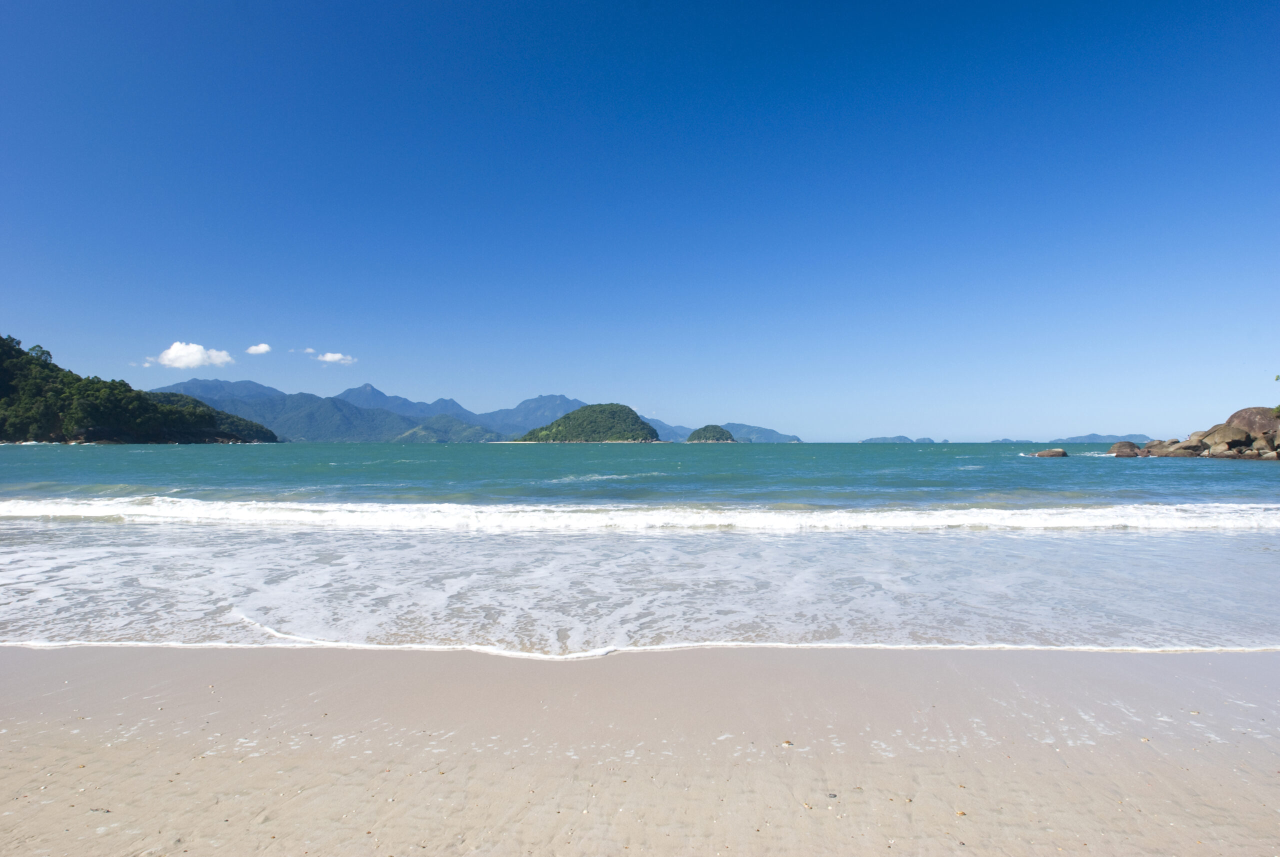 Leia mais sobre o artigo Virada do ano no litoral paulista tem 153 praias próprias para banho