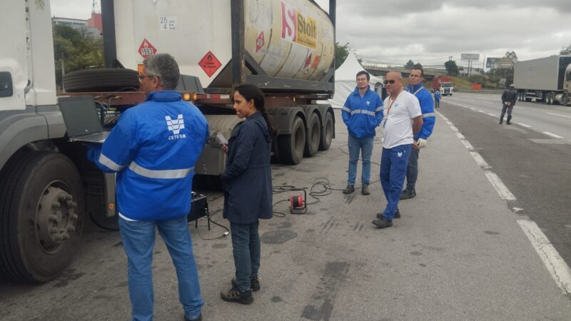 Megaoperação da CETESB fiscaliza mais de 34 mil veículos a diesel em SP-3
