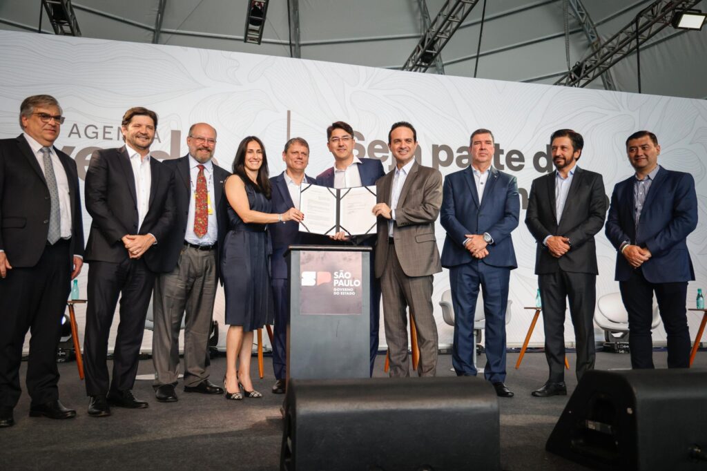 No momento, você está visualizando Cetesb e UNICA firmam acordo para modernizar a gestão ambiental e impulsionar a transição energética no setor sucroenergético